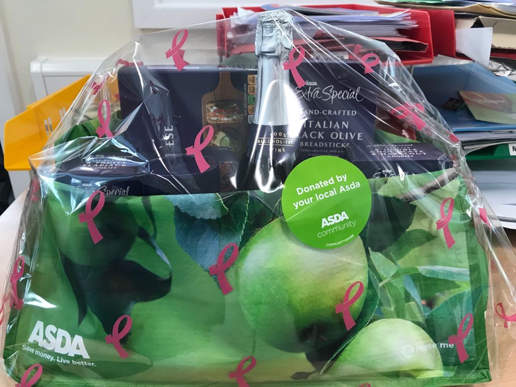 esthLISeducat's tweet photo. Dr Yonis has just added his #HealthyPledge to our #HIW2018 #GraffitiBoard in the Sally Howell Library @epsom_sthelier.  There is still time to add your pledge and enter the prize draw to win this fabulous @asda donated hamper or a @BorrowBox #Wellbeing audiobook https://t.co/p13DrCmog1