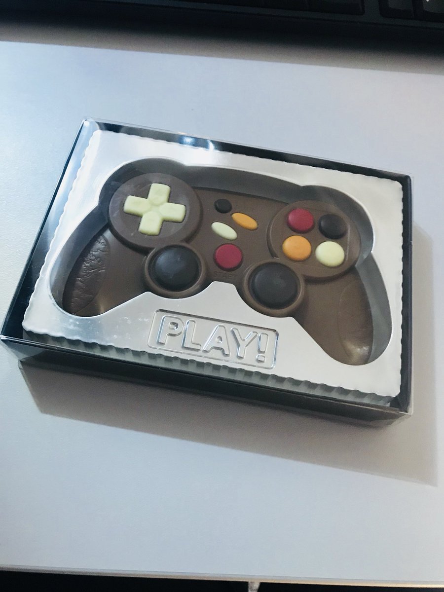 MJacksonJones's tweet photo. How cool is this chocolate game controller? 🎮👾
As a girl gamer I think this is awesome and too nice to eat, haha!
Thank you @hmathiasedtech for this sweet treat! 😀
#lovemyjob #elearningteam #microsoft #MIETrainer https://t.co/z0swQv69MX