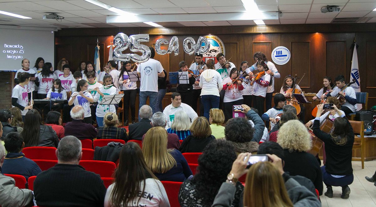 fodonto's tweet photo. La #OrquestaONEMEN y #Lola de la academia de danza: "Cristina Castro" emocionando a todos los presentes en el festejo por los #25años del #CAOD @UNCuyo https://t.co/MDc5JiTXDR