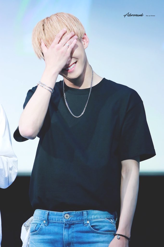zuhospics's tweet photo. i genuinely hope juho’s had the best birthday because he deserves it so much https://t.co/zzdReU0QGZ