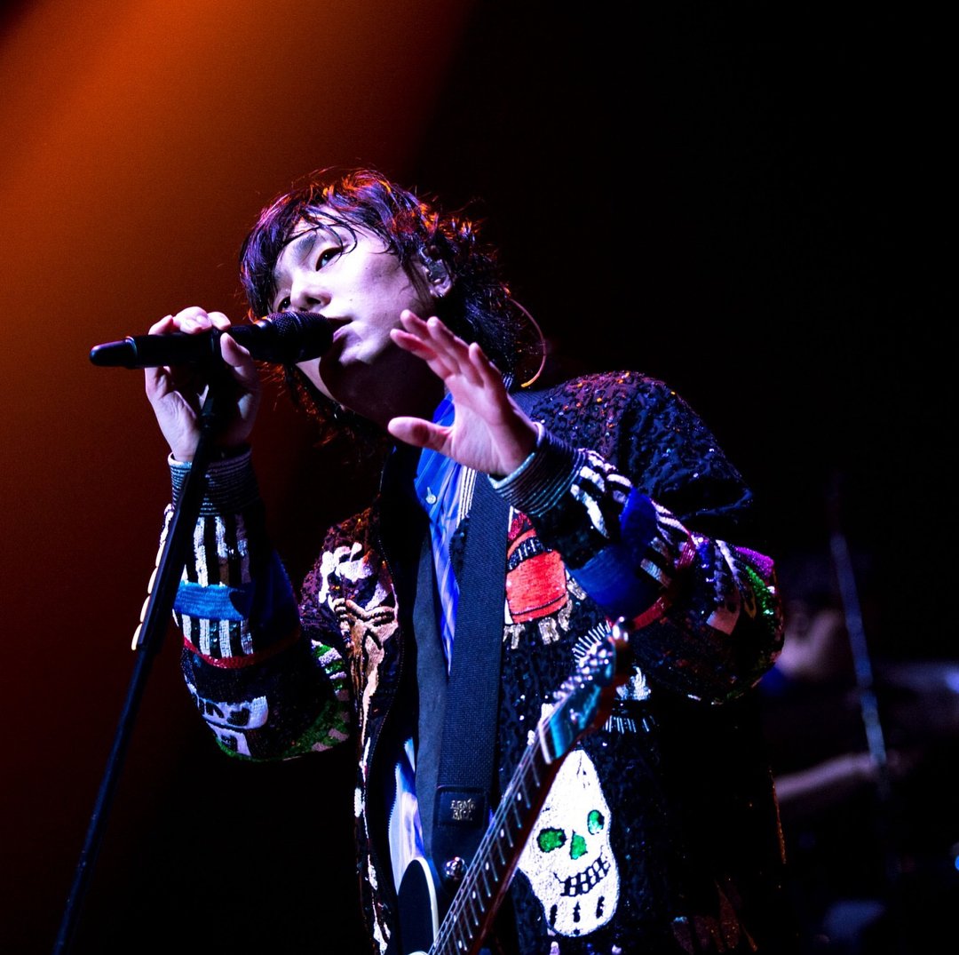 KOUTERwimper1's tweet photo. よーじろーHappyBirthday!!!
もう33歳なのね、おじいちゃんになるまで続けてもいいよ！一生付いていくよ、
これからも素敵な曲を届けてください！ https://t.co/QNcSBlY2A3