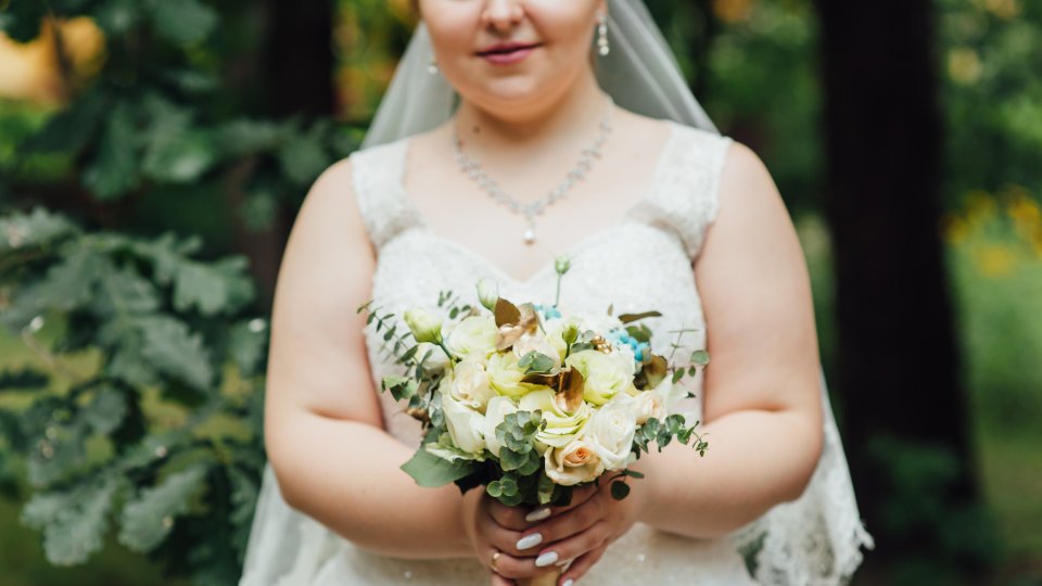 Przez swoje kształty masz problem ze znalezieniem wymarzonej sukni ślubnej? Zgłoś się do nas! bit.ly/2MMCgw8