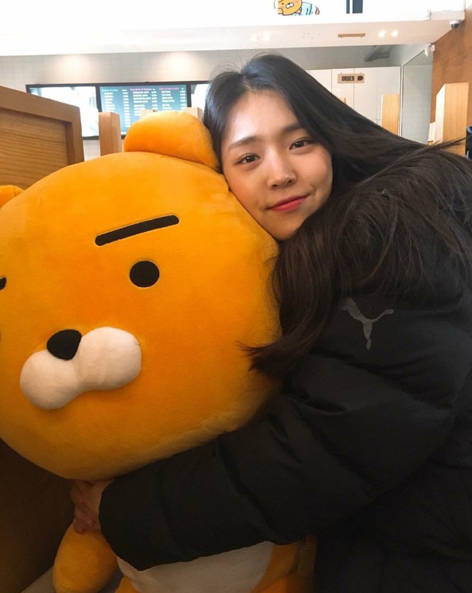 kimjieunie's tweet photo. Happy birthday to my dearest buntelan, friend, sisy named Jamie ❤️
Thank God that youre still here. with me. 
Thanks for being born babyy! i woof u😘❤️💙💚💛💜💓💖 lets blow up the candle? :)))) @jxjmiee https://t.co/Sad3uOy4uP