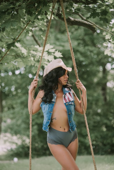 HAPPY 4th! https://t.co/YOEYAnNFj0<a href="/tag/humpday"class="tags"><span>#humpday</span></a>