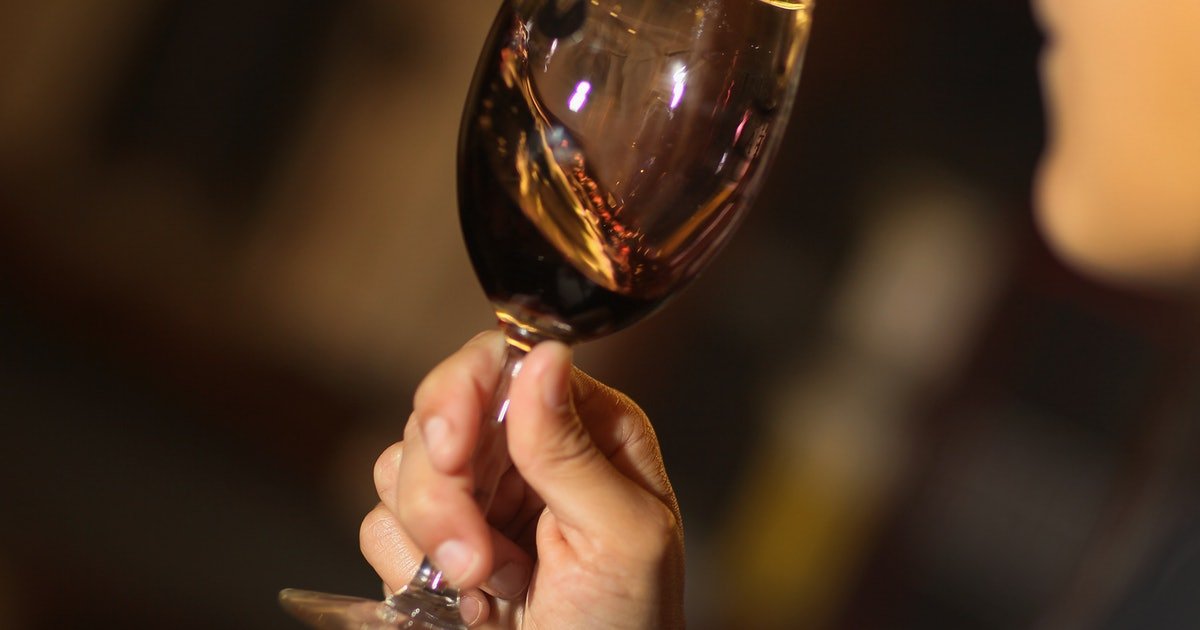 NowEscapecom's tweet image. Here’s something funny to try: begin your escape by drinking a glass of sparkling wine! 
buff.ly/2KxBDG5