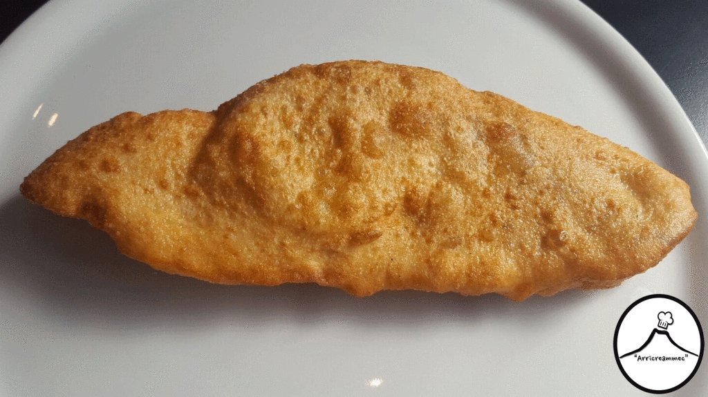 checcosmile's tweet photo. La pizza fritta che “scioglie ò sang dint è vene”. Alla Masardona la tradizione continua! https://t.co/crAfRHDMje https://t.co/nV2VsCHuhc