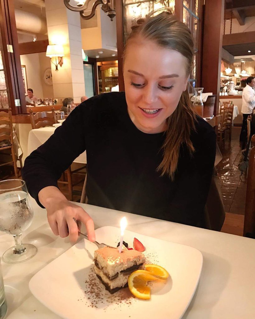 ExlineforIN's tweet photo. Happy birthday to my daughter in Seattle, @jacquie_exline I love you hon.  Happy 29th! 🎂🎁🎉 https://t.co/W4LYz6RBeX