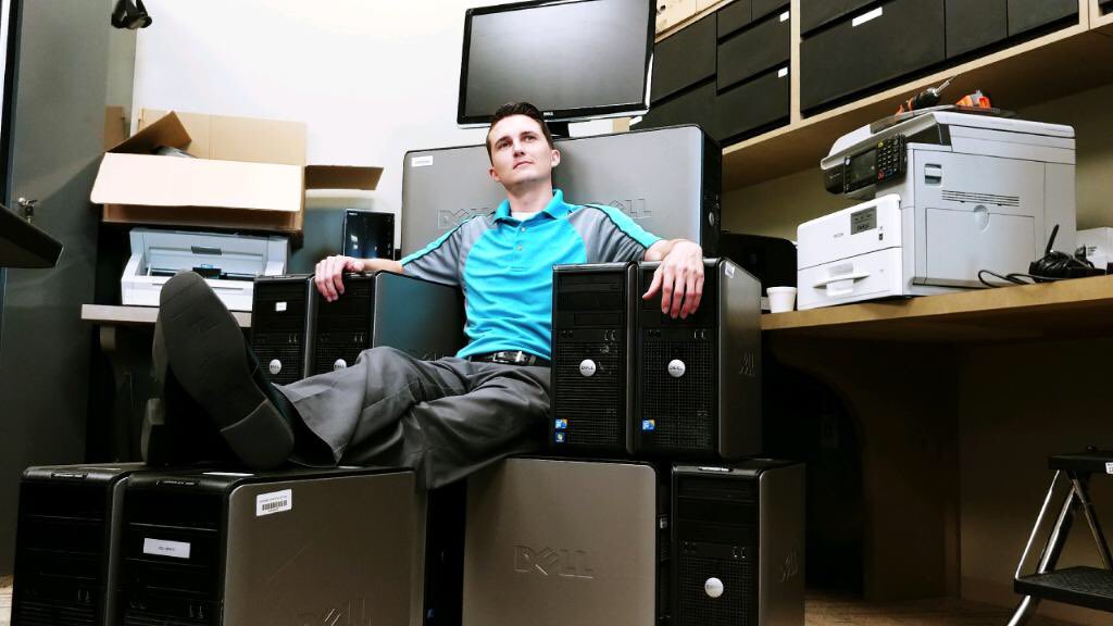 LitzmanTech's tweet image. Throne of Optiplex 380s