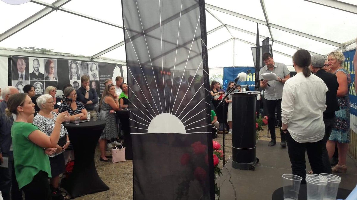 Missa inte Halland i Almedalens sista seminarium för dagen. Vi drar igång kl 18 och sänder från Halland växer på Facebook. #hallandlyfterfrågan #demokrati #hallandialmedalen #almedalen #hallandväxer #almedalen2018