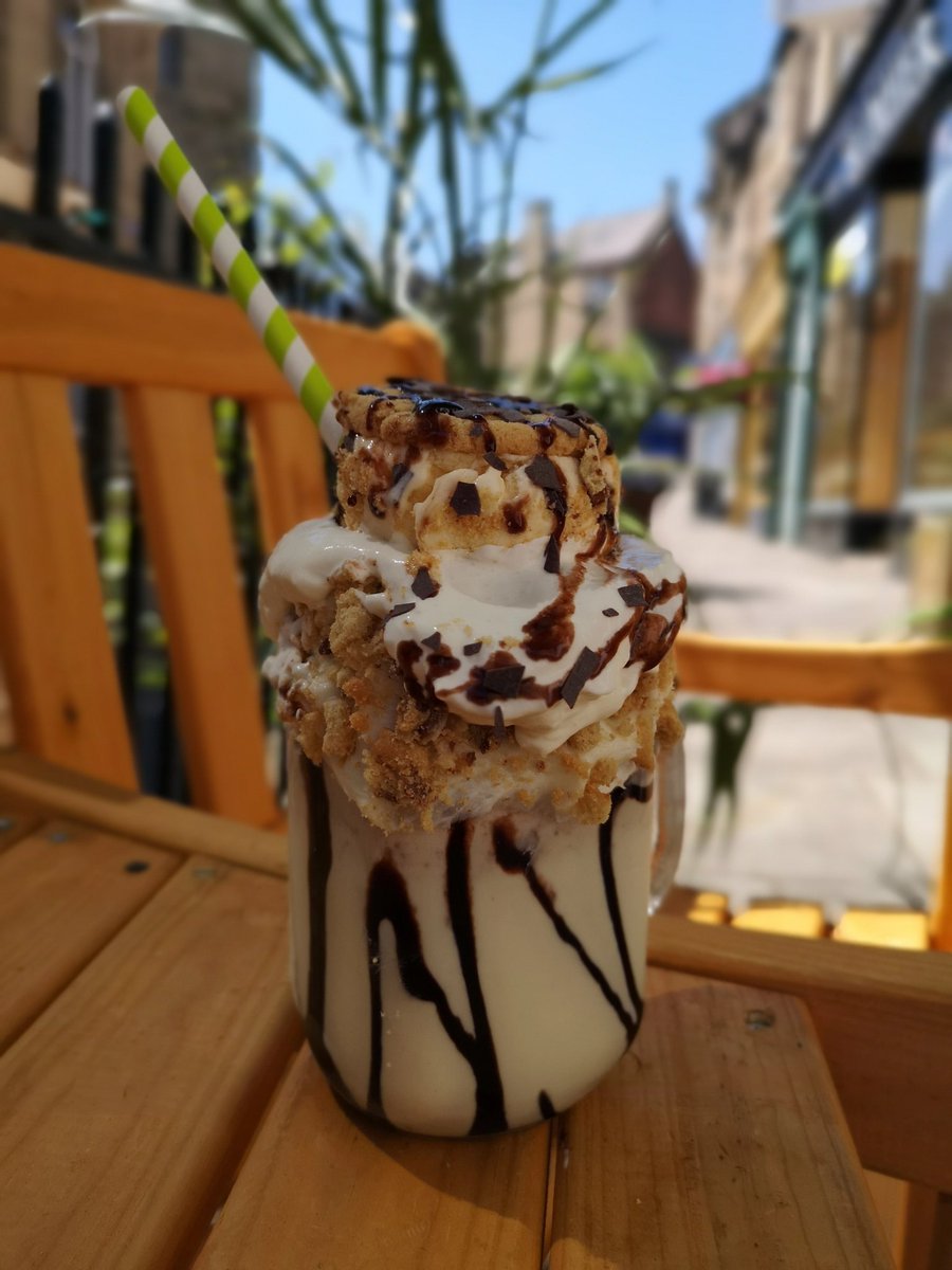 chrisdawson43's tweet photo. Working with @MollyMooHexham taking pictures of their great monster ice cream cookie shake #northumberland #mollymoos @BusinessNland @NlandNet https://t.co/KJ2RDEHpuv