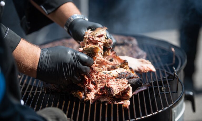 La quarta volta del <a href="/PrimeUve/">Bonaventura Maschio</a> Invitational Barbecue Championship.
18 squadre da tutta Europa si sono sfidate a colpi di griglia. Ampio spazio alla mixology e agli abbinamenti con i cocktail identitagolose.it/sito/it/136/19…