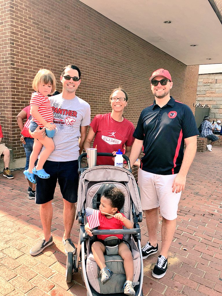 CHCSPTA's tweet photo. We loved seeing so many Cluster families at the Capitol Hill Community #4thofJuly parade this morning. Happy Fourth! 💥 #ClusterRocks https://t.co/S9TRbaaeVg