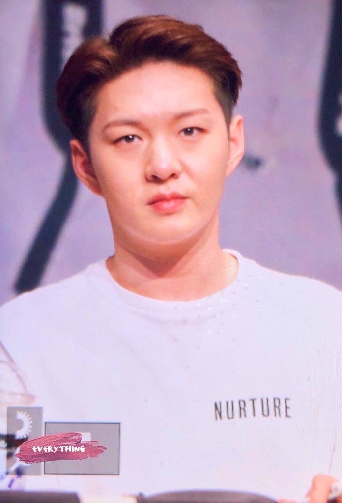 leechangsub_net's tweet photo. 180704 팝업2차 팬사인회 비투비 이창섭❤️
늦엇네요 😭 좋은 꿈 꾸세요🍑💕
@LeeCS_BTOB https://t.co/KssVXzA7t4