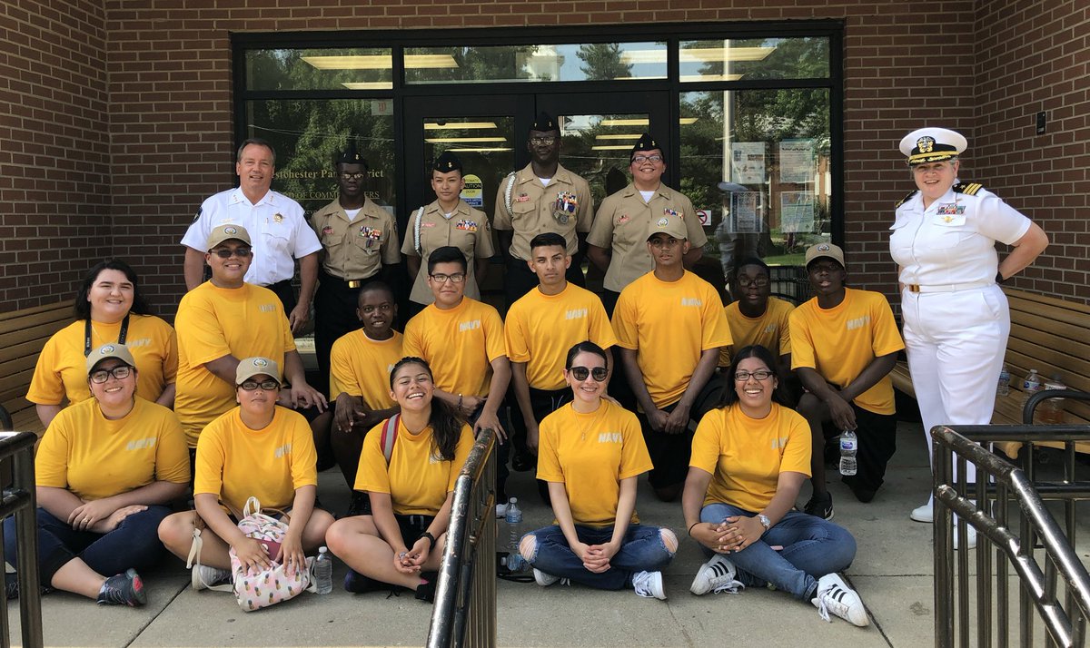 PWHS_SC's tweet photo. Happy Independence Day!🇺🇸 #ProvisoWest #NJROTC #PantherPride https://t.co/YpqPr3Hb5r