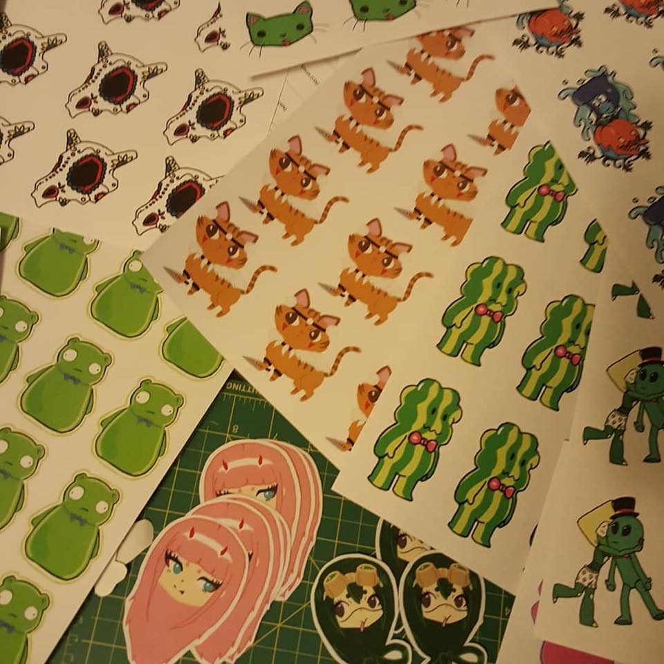 CadetsConInfo's tweet photo. CC guest Hayley Heartfield makes cool stickers and other artistic goodies. Her bio: My name is Hayley Heartfield. I'm a 23 yr old artist out of the Woodlands. I just graduated college and have gotten back full swing into my art. I make stickers, prints, originals and do customs https://t.co/RNWCfUGkeK