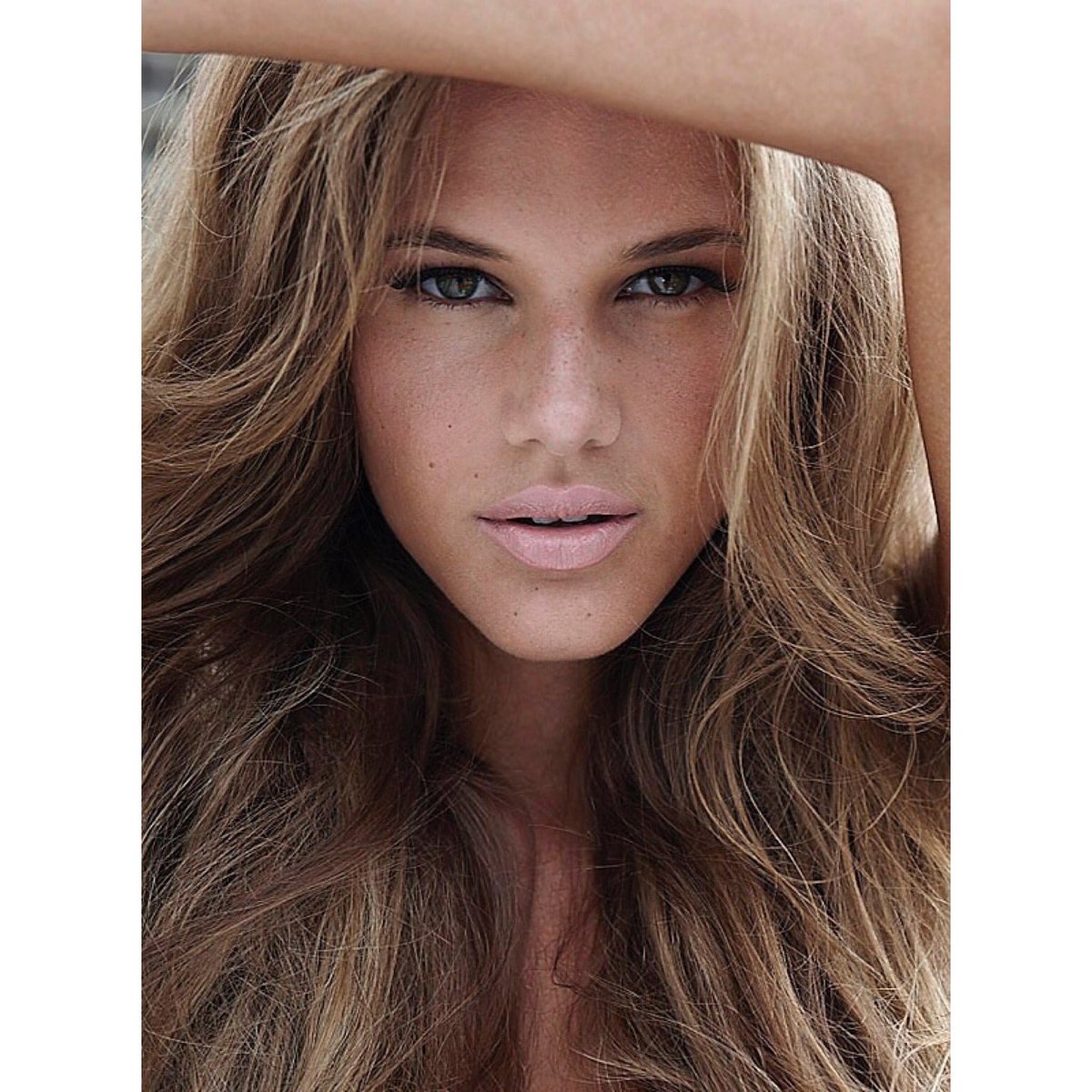 thecollectivema's tweet photo. Simplicity’s no doubt the ultimate sophistication. Beautiful work by #collectivetalent #dinopereira
.
.
.
.
.
#editorial #creativity #beauty #hair #curly #fashionphotography #fashion #face #editorialphotography #hairstylist #hairstylistagenc #collectivemanagement #tcmanagement https://t.co/l6sGBKbYqC