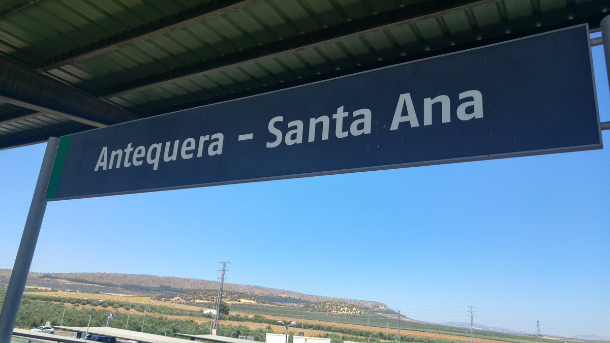 evasandovalRNE's tweet photo. ¡Llegando a Granada para volver a los micrófonos de @radioclasica! Os esperamos en la #Alhambra #PatioArrayanes 22:25h con el @CuartetoQuiroga en el @FestivalGranada: #Turina #Ravel #RodolfoHalffter #Ginastera y estreno 'Traité des ombres' de @jmsanchezverdu #imperdible https://t.co/kBxgFHNZwL