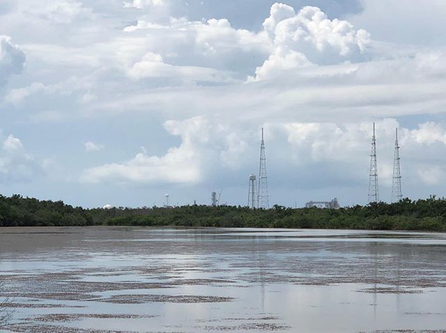 TedBraverman's tweet image. Technology and Nature 🚀 #roamflorida #capecanaveral #LaunchComplex39 #spacex #SpaceLaunchSystem #nasa 🇺🇸 ift.tt/2KM5WJ6