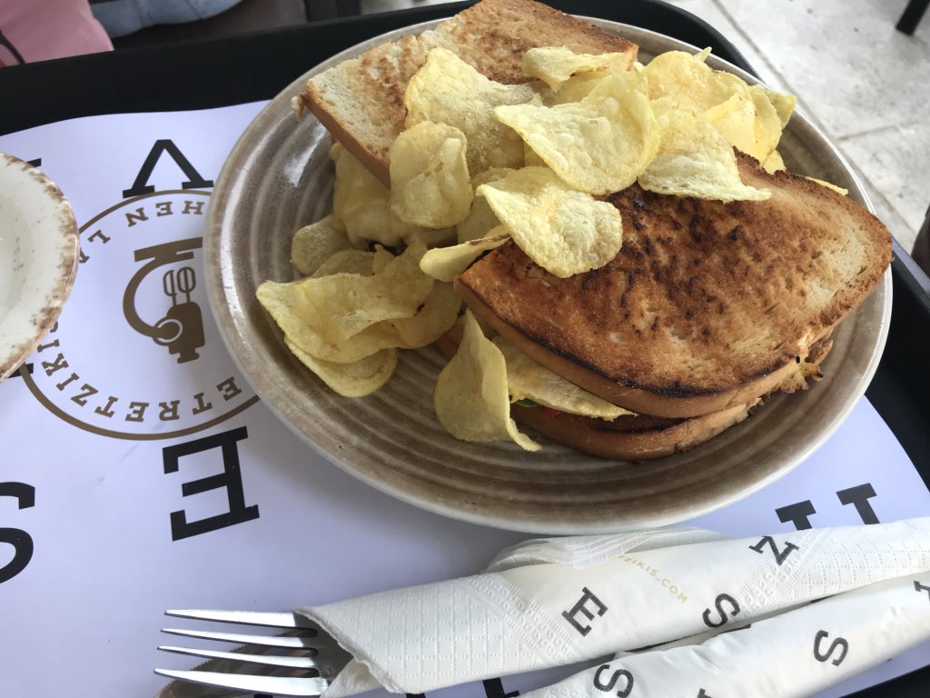 evrofeli's tweet image. @kitchenlab_ a worth brunch! #kitchenlabgr #akispetretzikis