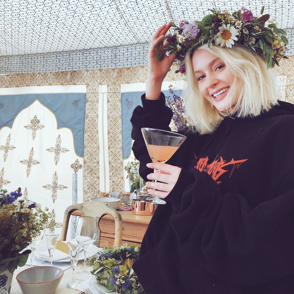 SxSimple's tweet image. — Eres la respuesta a todas mis plegarias: eres una canción, un sueño, un susurro; no sé cómo he podido vivir sin vos todos estos años.