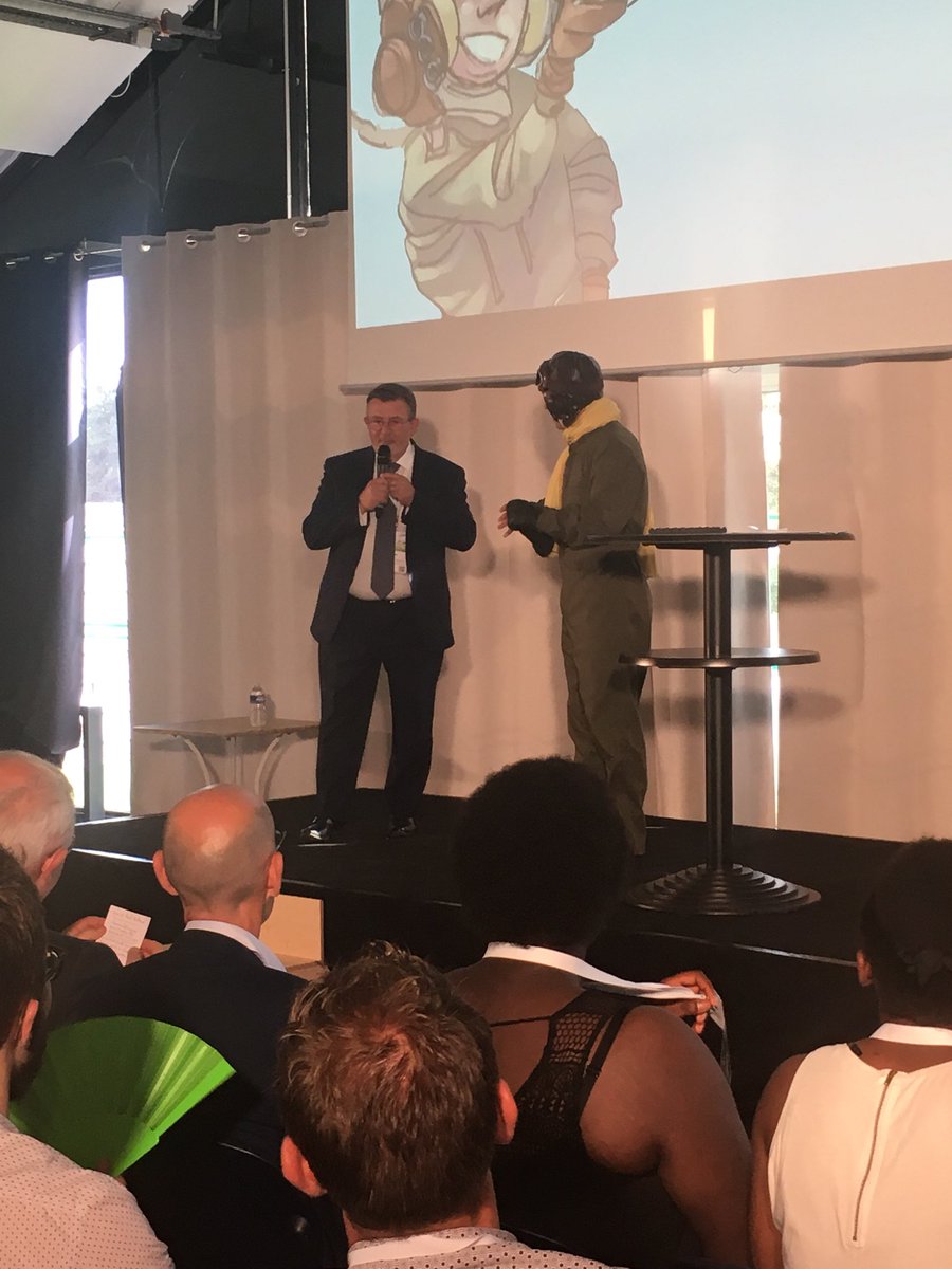 UIMMLYONFRANCE's tweet photo. Merci @PaulRolland2018 pour votre #engagement durant ces deux mandats ! #FabriqueAvenir https://t.co/MpJAipKYky