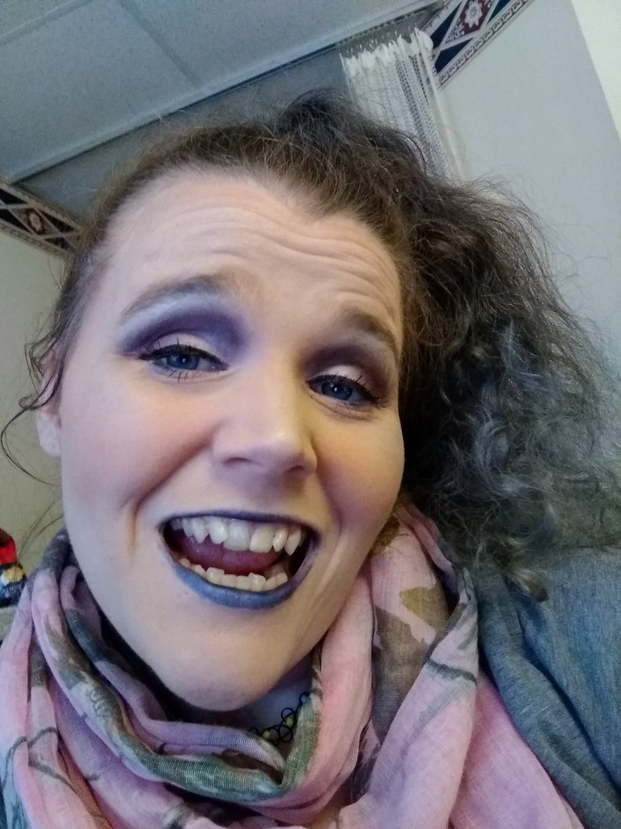 dannithegreat88's tweet photo. My Independence Day makeup and my first attempt at a cut crease. All in all I don't think it's so bad... What do y'all think? #makeup #makeupselfie #makeupselfies #vegan #veganmakeup #crueltyfreemakeup #veganbeauty #MOTD #fotd #independenceday #july4th #4thofjuly #redwhiteandblue https://t.co/dKW0wSZcmj