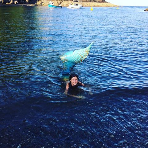 HitsCornwall's tweet image. Mermaid Madison knows how to deal with this weather properly! ☀️ You go girl!🧜
A mermaid sighting may be made this Saturday at Polperro Water Carnival if you keep your eyes pealed..!👀