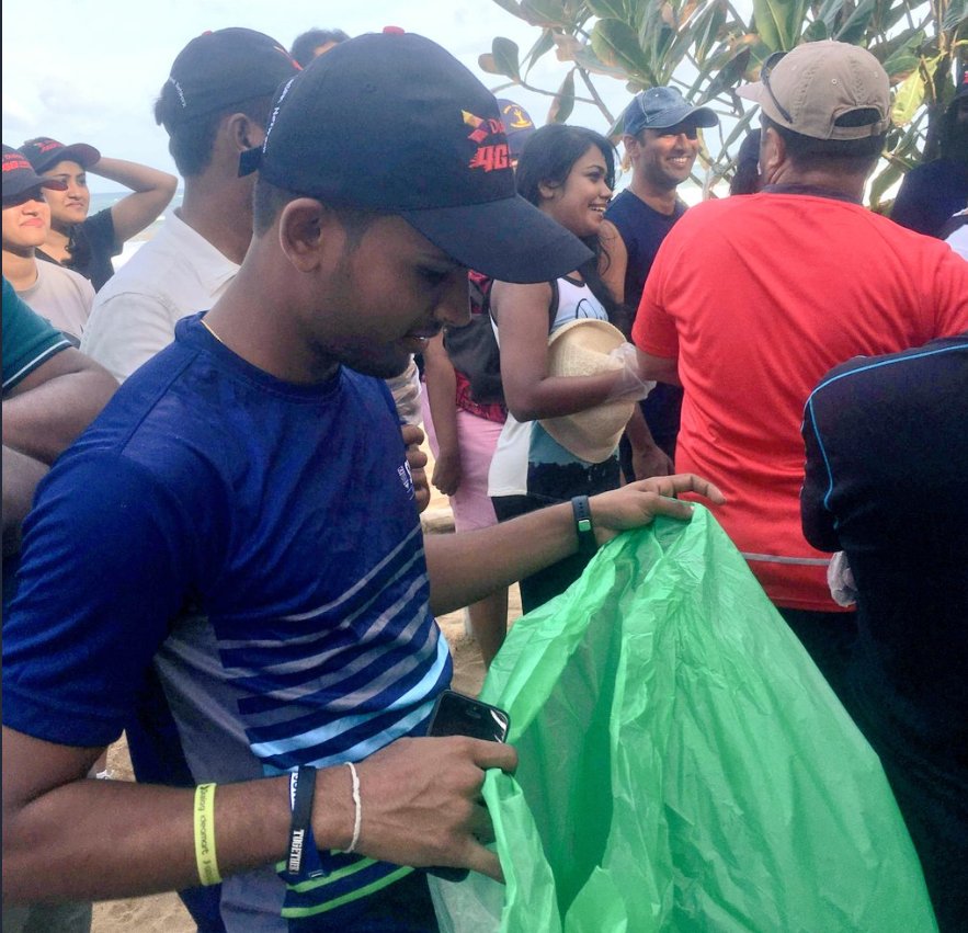 dialoglk's tweet photo. Happy Birthday, @KushiyaZ! 🎂🎉🎈🕺💃
සුභ උපන් දිනයක් වේවා, @KushiyaZ! 
#TweepsMatchOut #TweetupSL #ALLinDialog #BeachCleanUpLK https://t.co/lc0NzYZqhZ