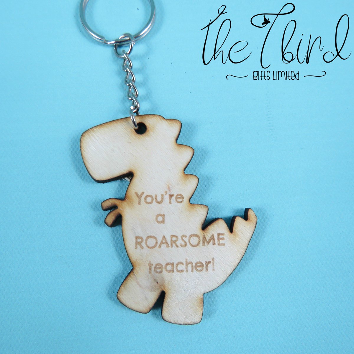 Every child has that one totally 'Roarsome' teacher who goes above and beyond with their teaching? We now have the perfect gift for that teacher #teacherappreciation #endoterm #dinosaurkeyring #dinosaurlover #thankyougift #teacherkeyring #teachergifts #thankyouforhelpingmegrow