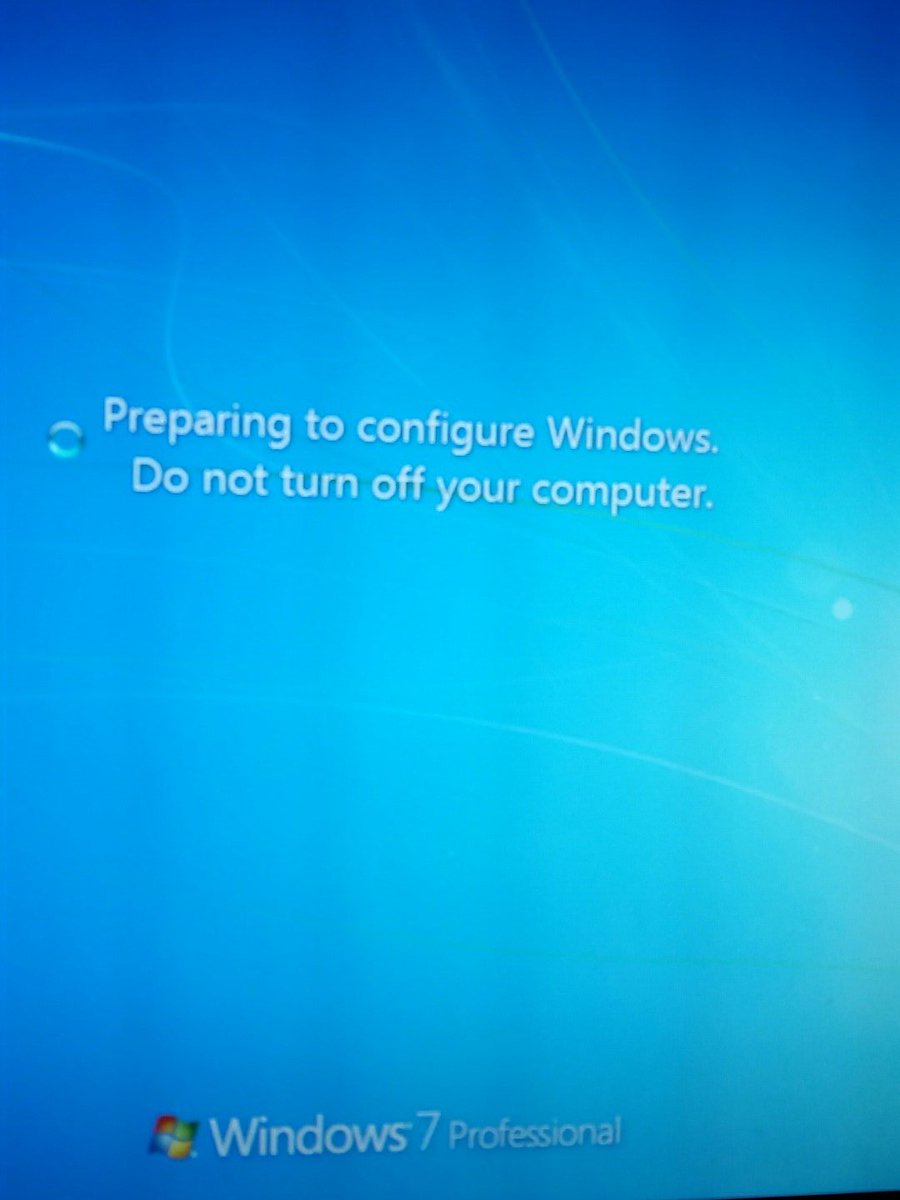 HamBrew807's tweet image. &quot;This will take bloody hell forever go get a beer&quot;. FTFY #familyTechSupport