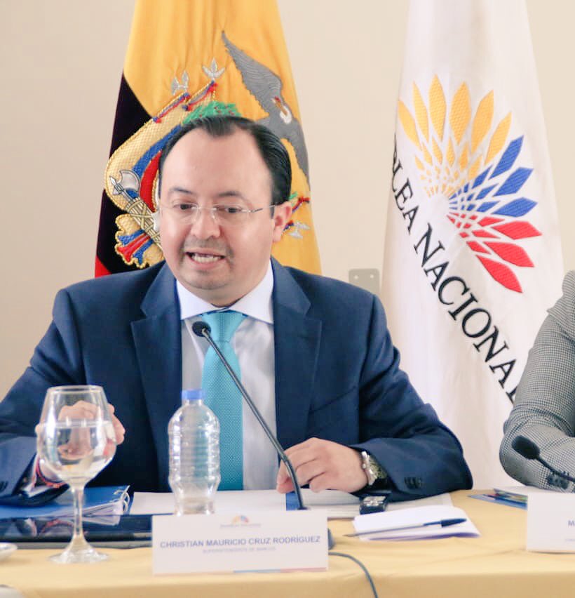 Se inicia la Sesión Ordinaria Nro. 047 en la que se recibe en Comision General al Superintendente de Bancos, Eco. Christian Cruz Rodríguez para que presente sus pruebas de descargo dentro del #JuicioPolítico en su contra <a href="/AsambleaEcuador/">Asamblea Nacional</a>.