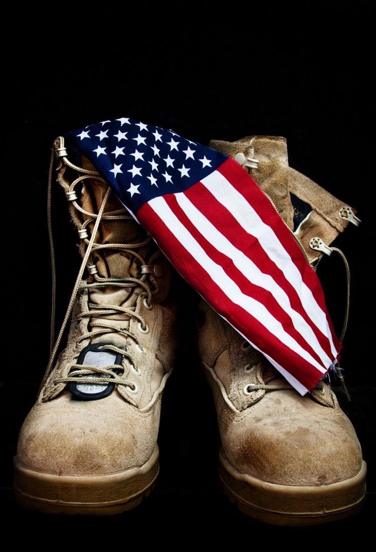dblstar_blades's tweet photo. Remembering those who fought for our freedom and their families on this awesome day! Happy Fourth DS Nation! #fourthofjuly #merica #usa #doublestarblades #doublestar #doublestarcorp #chopshop #builtforvictory #purposedriven #unique #dedicated https://t.co/FFauSmLYdp