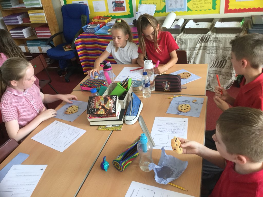 PrentonPrimary's tweet photo. 5L baking shortbread biscuits that would make Mary Berry proud. Hereโs the taste and evaluation phase. #baking #schools #cookingweek https://t.co/x3hP3bSU9X