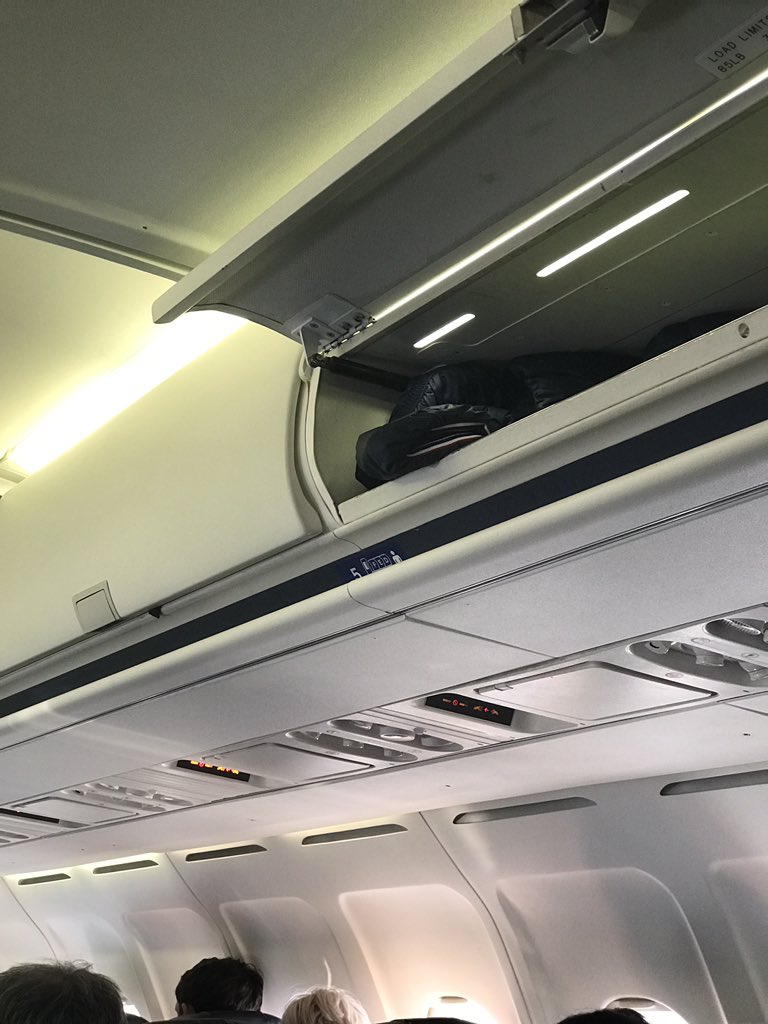 uknowhoyour's tweet image. Amazing how many people can't believe their bags won't fit in this half-height lockers. Ugly sisters-style pushing and shoving but like the glass slipper it just won't fit. #overwing #undersize