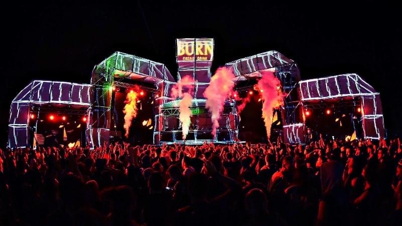 JR. by Campaign (@campaignjr) on Twitter photo . <a href="/bigburnistanbul/">Big Burn İstanbul</a> festivali 5 farklı sahneden müzik deneyimi ile <a href="/SumaBeachIst/">Suma Beach</a> 'te. cmpg.in/Qa7v . <a href="/bigburnistanbul/">Big Burn İstanbul</a> festivali 5 farklı sahneden müzik deneyimi ile <a href="/SumaBeachIst/">Suma Beach</a> 'te. cmpg.in/Qa7v