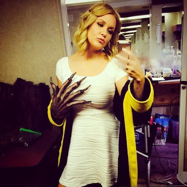    We wish a very happy birthday to the talented and gorgeous Carrie Keagan! ¡Feliz cumpleaños 