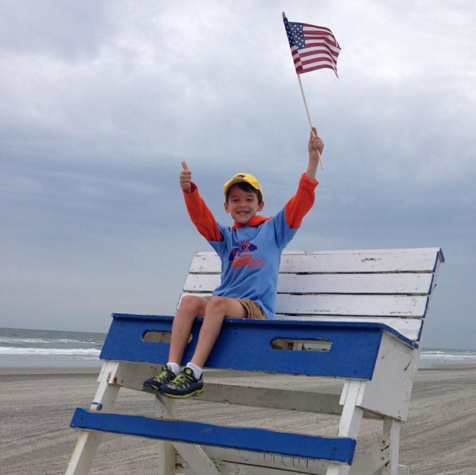 LittleRun5k's tweet image. 👍🇺🇸Happy Independence Day from Alexander 🇺🇸👍
#ThumbsUp #America #Birthday #FouthOfJuly #ALRTC Join Alexander on July 14th, 2018 🏃🏃🏻‍♀️ - Time to sign up - #Neuroblastoma #Awareness  #Beach #5K #Run #Walk #NorthWildood #NJ littlerunthatcould.org
