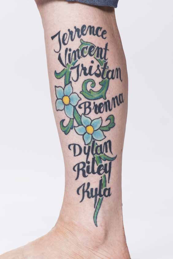 #freehand #tattoo on mels leg #calftattoo #script #scripttattoo #font #handdrawnfont #grandkids #names #wemissyou #blueformelissa #tattoobykellymcrae at #skindimensionstattoo @kelly_mcrae @OsborneVillager @CorydonTimes