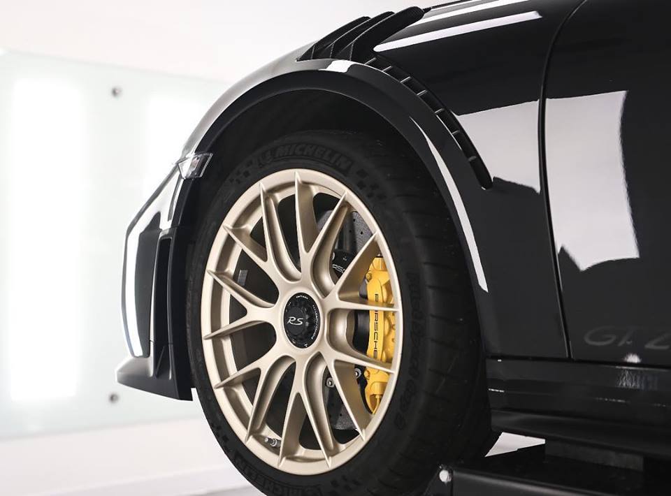 The finish of the magnesium wheels look fantastic on the new 911 GT2 RS. They come fitted with the Weissach package making it approximately 11.5 kg lighter! Whilst in our care we will be protecting them with our highly durable temperature resistant Ceramic Coating. #cardetailing