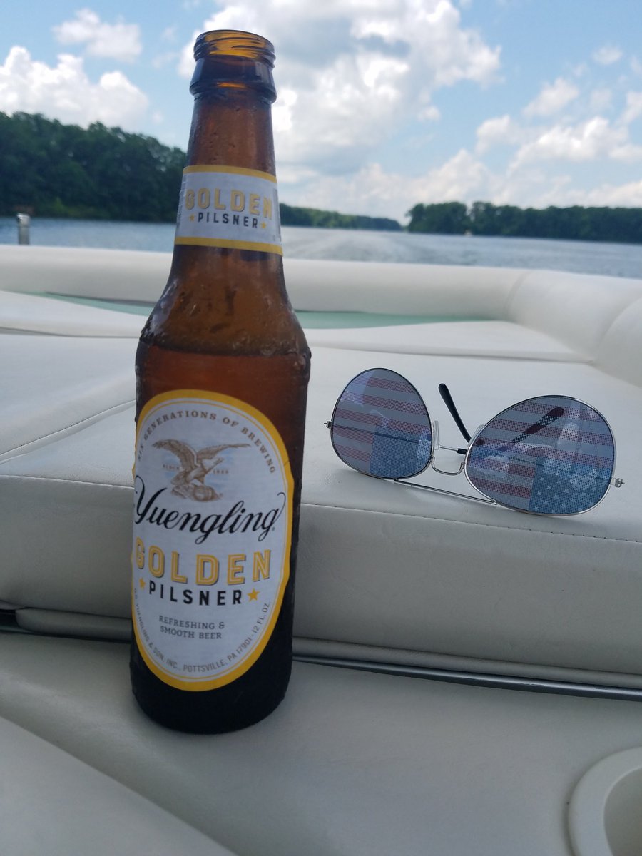 becker23us's tweet image. Happy 4th of July! #yuenling #boating