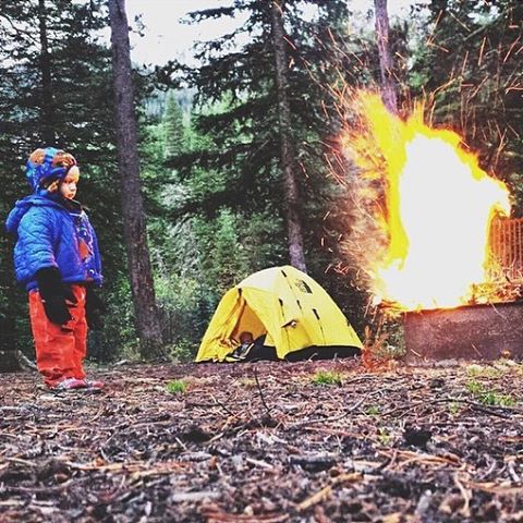 RevistaAzimut's tweet photo. Salir de campamento con los pequeños puede ser todo un desafío; pero sin duda una de las mejores experiencias que se pueden compartir en familia. 👨‍👩‍👧🏕️

Estos son algunos de los consejos que debes considerar 👉👉 https://t.co/pzz3eU4sOC https://t.co/yc6thjru8G