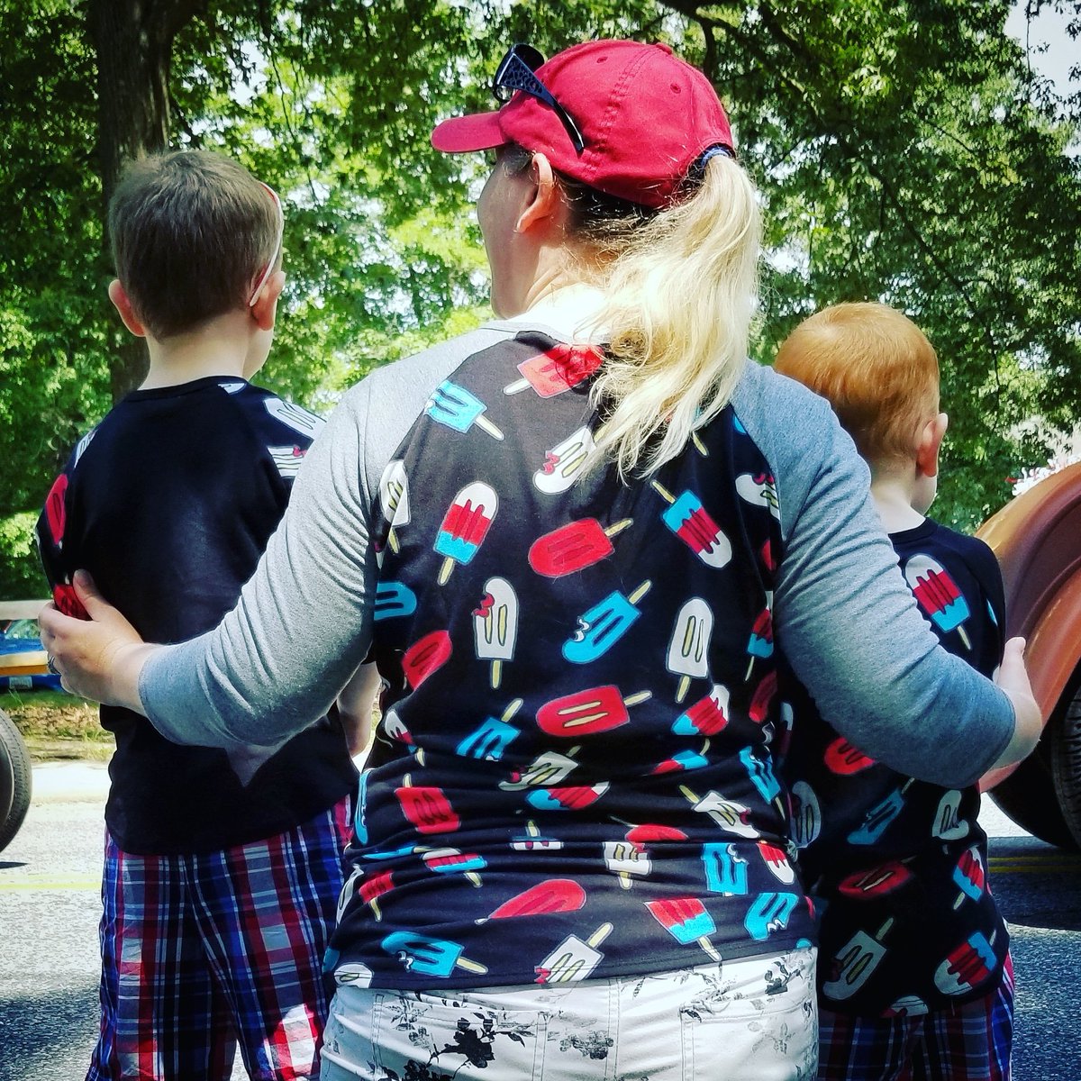 LLRMandalaW's tweet photo. Happy Fourth of July, everyone! So happy to be able to match my boys! #thankstolularoe #AmericanaCollection https://t.co/tdaMcpV1mH