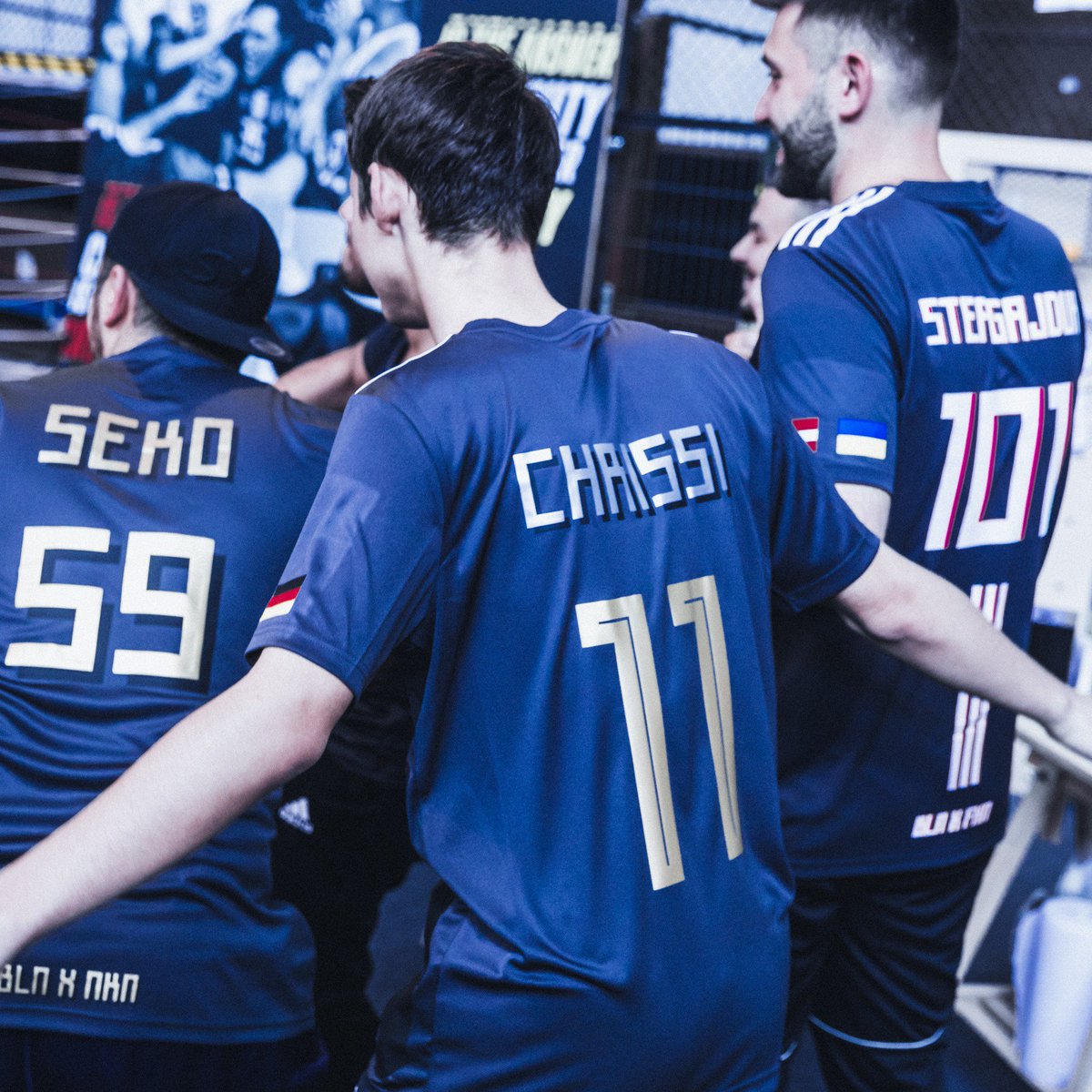 stefgajduk's tweet photo. 📷 4 Bilder. Ein ganz besonderer Tag:
- eigenes @adidas Trikot designen ☑
- Berlin repräsentieren ☑
- @eSports_Rep Crew Day haben ☑
Wir waren #heretocreate in der BASE Berlin 🙌🏼
#berlin #thebaseberlin #eSRFamily #adidas #fashion #design #fernsehturm #friedrichshain https://t.co/2kzhRtgVhk