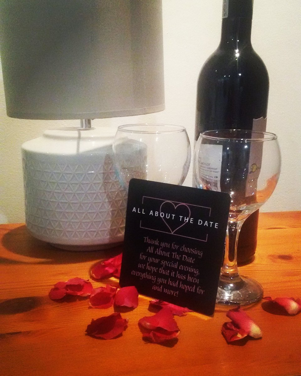 Allaboutthedate's tweet image. Inbox me on more details for your date box .. A date is never complete without wine and Roses. ..#datebox #Romance