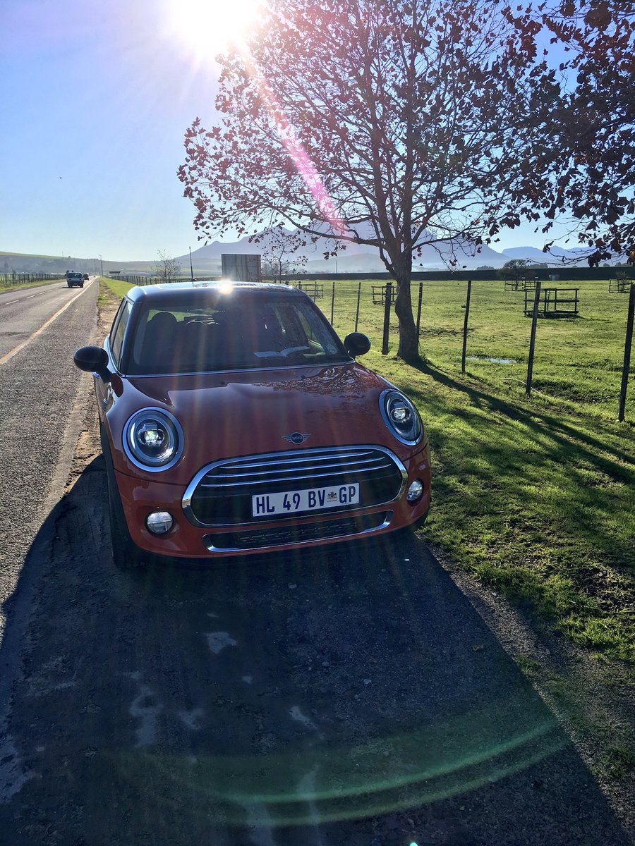 ilse_vdberg's tweet photo. Even though the 3-door S version is my absolute fave, we also really enjoyed exploring more corners in the classic MINI Cooper (5 door): 0–100 km/h in 8.2 sec, top speed: 207 km/h. #minicooper #newminicooper #ExploreMoreCorners #Mini #capetown #explorecapetown https://t.co/2SZfmhLVSW