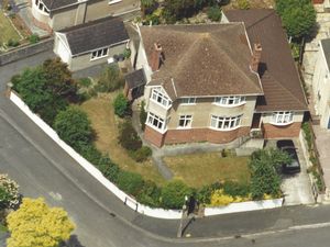 AveryWSM's tweet photo. REDUCED - £400,000 - MILTON

A rare opportunity to purchase an imposing older style detached family house with an attached self contained annex/bungalow suitable for dependent relative, teenagers suite or provide a potential income of £575 PCM (approx.)

https://t.co/7qWzAZsfHP https://t.co/zy3sIhmkho