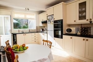 AveryWSM's tweet photo. REDUCED - £400,000 - MILTON

A rare opportunity to purchase an imposing older style detached family house with an attached self contained annex/bungalow suitable for dependent relative, teenagers suite or provide a potential income of £575 PCM (approx.)

https://t.co/7qWzAZsfHP https://t.co/zy3sIhmkho