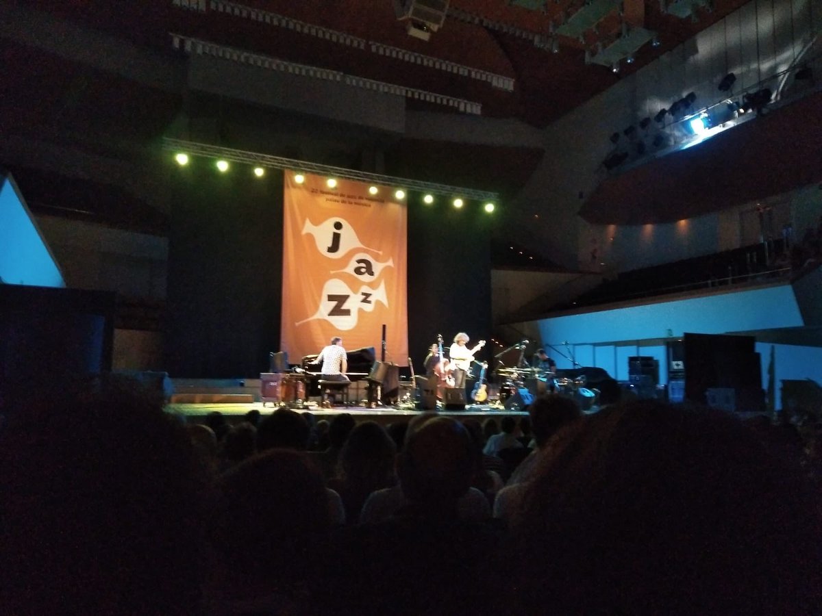 palaumusicavlc's tweet photo. Pat Metheny ara mateix al #FestivalJazzValencia en #UnPalauObert https://t.co/6HhOpigwtk