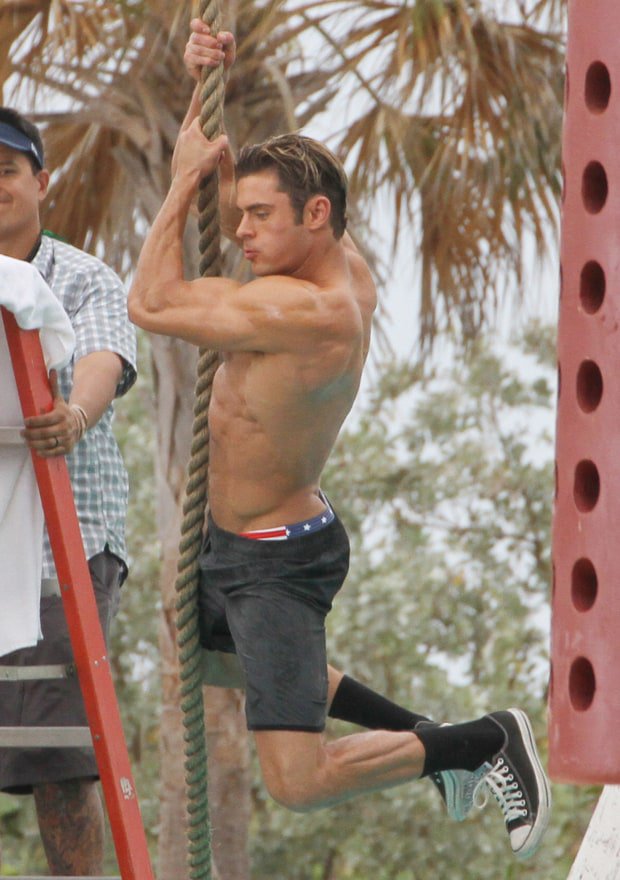 edgedeluxe's tweet photo. Our bands are not just for women 😉 We suspect @ZacEfron has been doing his resistance band squats and donkey kicks as well 😄👏🏽🏋🏽‍♀️🍑 #FitnessMotivation #bootyalert (https://t.co/sqSkw5um5K) https://t.co/7tA5QId0Lb