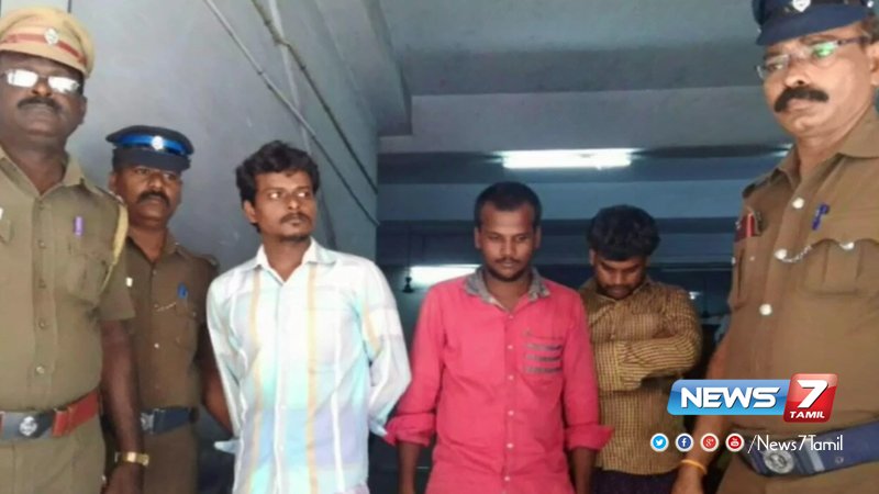 news7tamil's tweet photo. சிவகாசியில் போலி லேபிள் அச்சடித்த 3 பேர் கைது!

விவரம்: https://t.co/oeIShJ4bl1 | #Sivakasi | #FakeLabel | |#3Arrested https://t.co/w8fayAUHYL